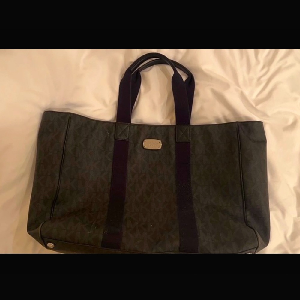 Michal Kors over night duffel bag